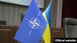 Дипломаты при этом отметили, что коммюнике все еще редактируется и может измениться