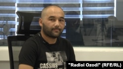 Jedan od vlogera, Rustam Ašurov, rekao je da je grupa htjela istaknuti nedaće seksualnih radnika.