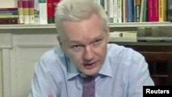Assange na video linku preko kojeg se obratio članovima GS UN