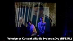 Під час вистави «Війна близько»