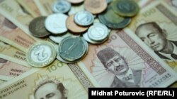 Korajlić: Višemilionski iznosi potrošeni na skupove (na fotografiji: konvertibilna marka)