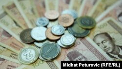 U Republici Srpskoj maksimalna maloprodajna marža za lijekove iznosi 20 posto, a u Federaciji BiH 25 posto (na fotografiji novčanice konvertibilne marke)