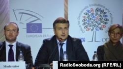 Андрій Пленкович (посередині)