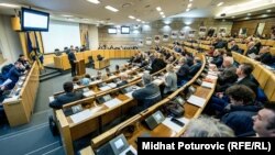 Odlukom šefa Ureda visokog predstavika (OHR) doći će do povećanja broja delegata u Domu naroda Parlamenta Federacije BiH (na fotografiji) na 80, sa dosadašnjih 58 (foto: januar 2020.)