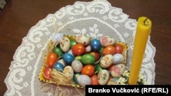 "Deci je uvek interesantno, za Uskrs dva puta farbamo jaja", kaže Marija Šaranac