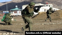 Разведчики Черноморского флота России на учениях в Крыму, архивное фото