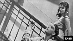 კადრი ფილმიდან "მიფრინავენ წეროები"