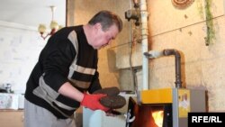 В Мар'їнці опалюють будинки буржуйками