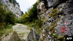 Demarkacija sporazuma sa Crnom Gorom od 2015. je tema nesuglasica pozicije i opozicije