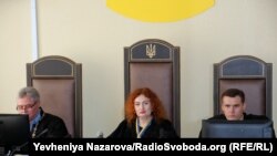 Вадим Рассуждай (справа) оголосив самовідвід