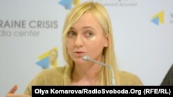 დეპუტატი ოლექსანდრა უსტინოვა მწვავედ აკრიტიკებდა მარინა ბეზრუკოვას და თავდაცვის შესყიდვების სააგენტოს