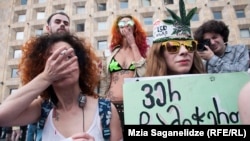 ფოტო არქივიდან - მიტინგი მარიხუანის დეკრიმინალიზაციის მოთხოვნით, თბილისი, 2 ივნისი, 2015