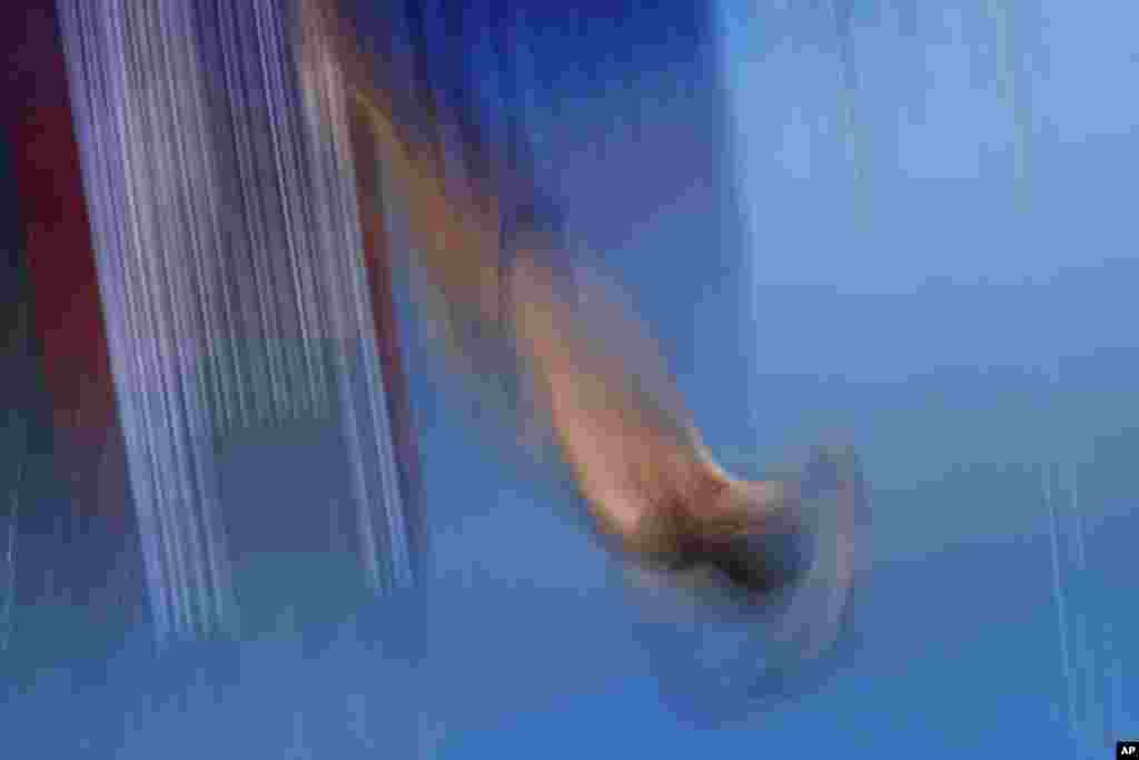 Iranac Sam Vajerhelabad takmiči se u preliminarnim skokovima s daske od 3 metra za muškarce na Svjetskom prvenstvu u vodenim sportovima u Singapuru.