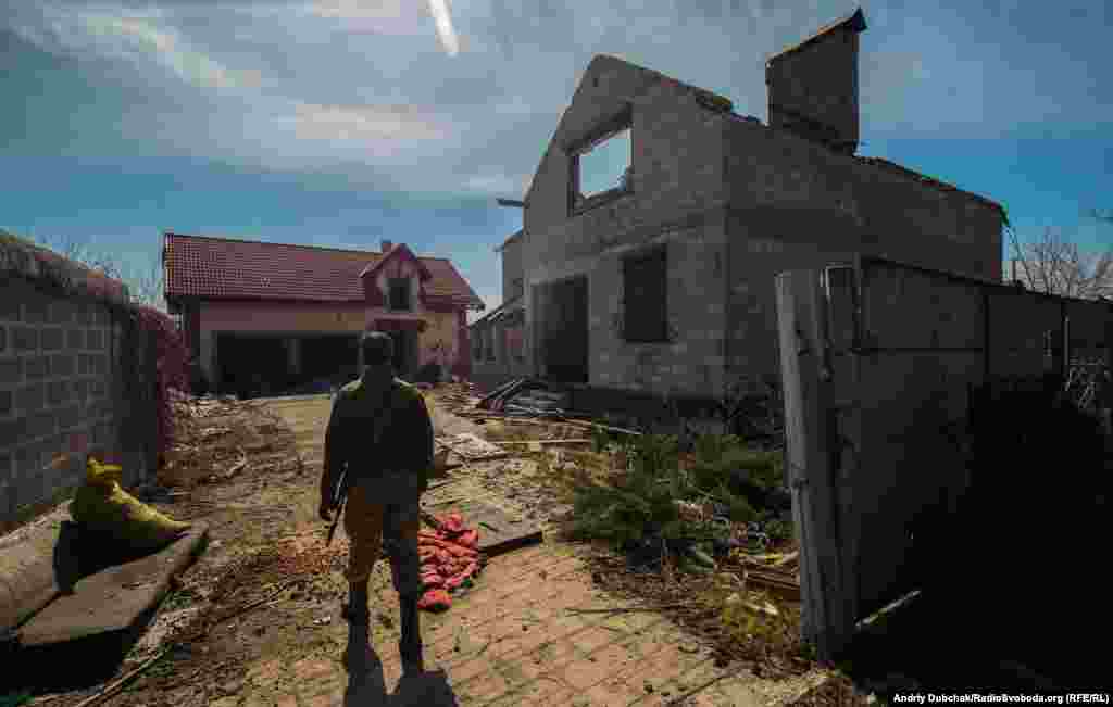 Около 50% домов в селе разрушено обстрелами до состояния «проще новый построить»