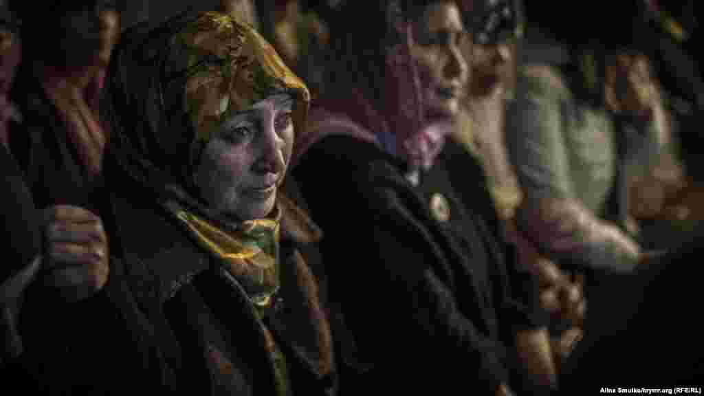  Мать политзаключенного Энвера Мамутова