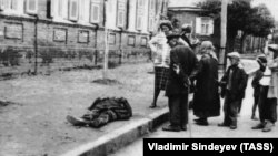 Veliku glad je Staljin namjerno stvorio: Anne Applebaum (na fotografiji: Ukrajina, 1932-33.)