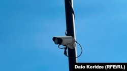 მეტეხის ხიდთან დამონტაჟებული კამერა