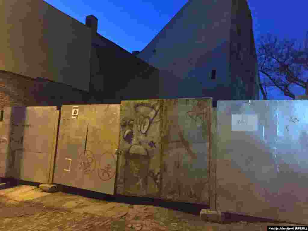 Parcela u Zmaj Jovinoj 4