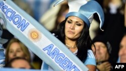 Болельщики сборной Аргентины по футболу (архивное фото)