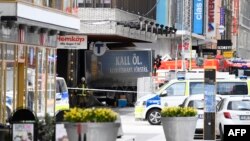 Вантажівка, якою здійснили напад, у будівлі універмагу, Стокгольм, 7 квітня 2017 року