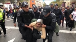 Police Detain Dozens At Baku Protest Police Detain Dozens At Baku Protest