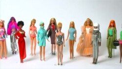 Лялька Барбі і в 60 підкорює нові вершини – відео Лялька Барбі і в 60 підкорює нові вершини – відео