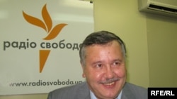 Колишній міністр оборони, а нині – голова парламентського Комітету з питань національної безпеки та оборони Анатолій Гриценко