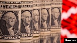 ამ ფინანსური სისტემის მოშლით, ახლა რუბლის კურსს მოსკოვის ბირჟის მიღმა გამართული ვაჭრობა დაადგენს.ეს ნიშნავს, რომ რუბლი კიდევ უფრო ნაკლებად სტაბილური, მისი რყევები კი უფრო საგრძნობი გახდება.