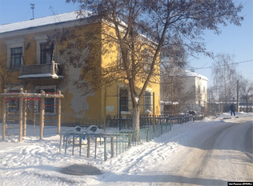 Индустриально развитая Сызрань со 175.000 жителей, основанная в 1683 году, – необычный город для Среднего Поволжья. Это город с закрывшимися заводами и любящими малую родину жителями.