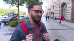 Почему оппозиционеры уезжают из России? Почему оппозиционеры уезжают из России?