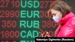 Низка міст закривають ринки, магазини, кафе та бари, працюватимуть лише продуктові крамниці, аптеки та АЗС