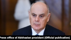 ასლან ბჟანია, რუსეთის მიერ ოკუპირებული აფხაზეთის დე ფაქტო რესპუბლიკის "პრეზიდენტი"