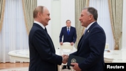 Президент России Владимир Путин и спецпосланник президента США Стив Уиткофф на встрече в Москве, 6 августа 2025 года