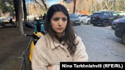 ბარბარე როკიტა პოლიციის განყოფილებასთან, 6 მარტი, 2025 წელი