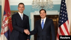 Sekretari amerikan i Shtetit, Marco Rubio, takohet me ministrin e Jashtëm të Serbisë, Marko Gjuriq, në Uashington, SHBA, 6 gusht.