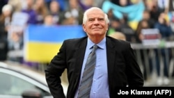 
"Poslednja verzija teksta poslata je juče u Beograd, a danas Kosovu. Oni (Kosovo i Srbija) sada moraju da se upuste u ozbiljnu diskusiju jer se radi o trenutku gde postoji velika mogućnost", izjavio je Borrell