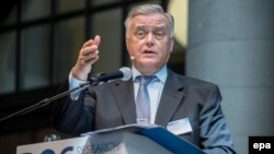 Владимир Якунин выступает на одном из мероприятий, организованных "Диалогом цивилизаций"