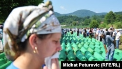 Перепоховання останків 613 жертв, розстріляних в Сребрениці у 1995 році