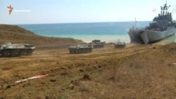 Российская армия проводит учения в Феодосии Российская армия проводит учения в Феодосии