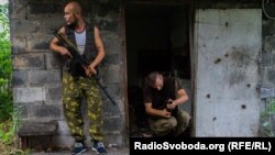 Українські бійці у Мар’їнці