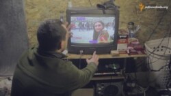 У бійців у Пісках є власні захисники, які дають відсіч «польовим диверсантам» (відео) У бійців у Пісках є власні захисники, які дають відсіч «польовим диверсантам» (відео)