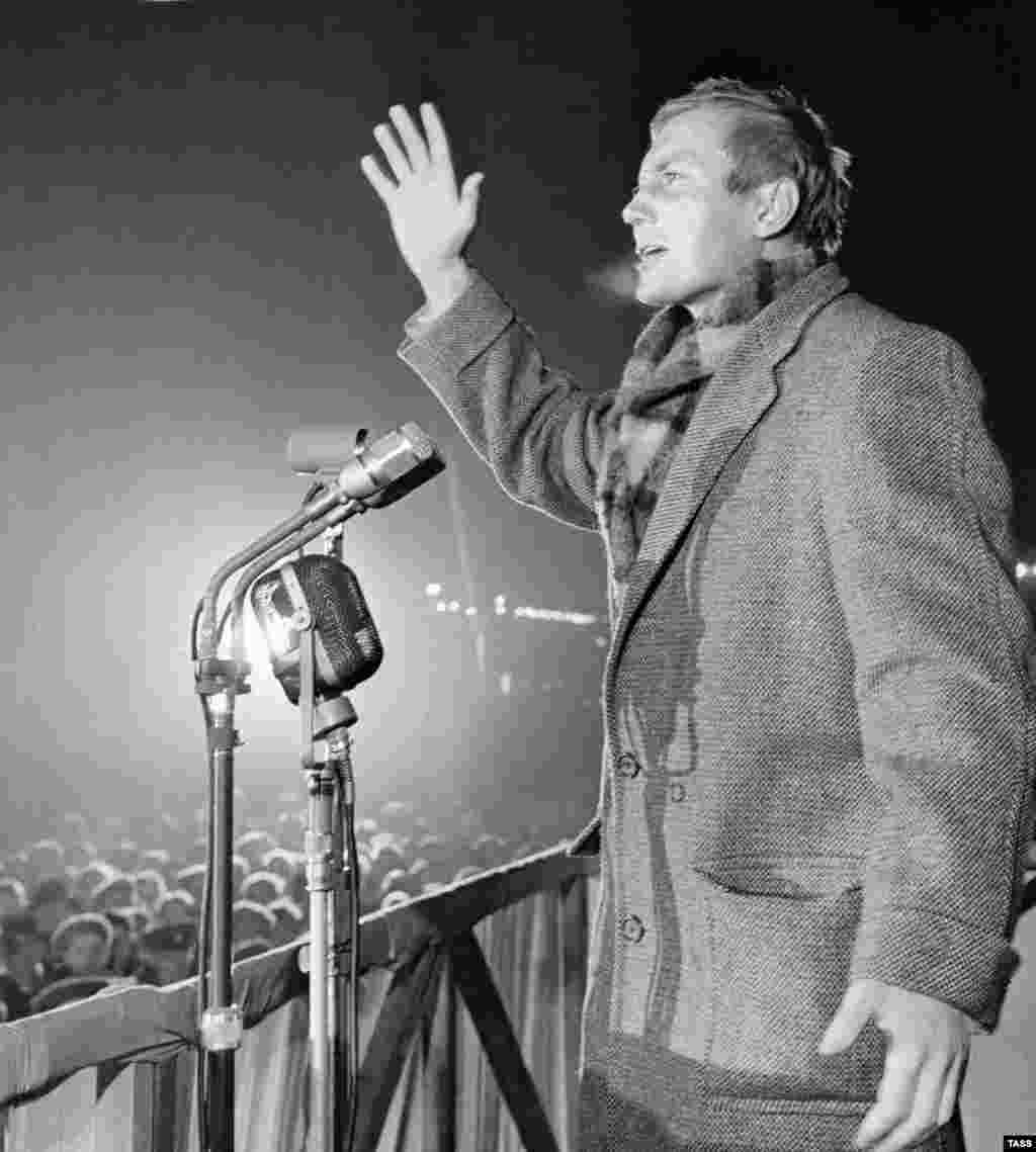 На площади Маяковского. 1960