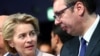 Odgovor Beograda na kritike Evropske komisije predstoji. Predsednica Evropske komisije Ursula fon der Lajen (Ursula von der Leyen) i predsednik Srbije Aleksandar Vučić tokom susreta u Davosu (Švajcarska) 20. januara 2020.