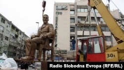 Osvanuli novi spomenici u Skoplju