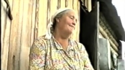 Флорентина Зауэр поет немецкую песню. Томская область. Колпашевский район.1996 г. Флорентина Зауэр поет немецкую песню. Томская область. Колпашевский район.1996 г.