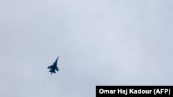 Російський військовий літак Су-34 над селом Аль-Бара в провінції Ідліб, 5 березня 2020 року