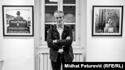 Kemal Hadžić na izložbi pod nazivom "Neću biti zombi" u Domu kulture i omladine Centra u Sarajevu (7. septembar 2019. godine)