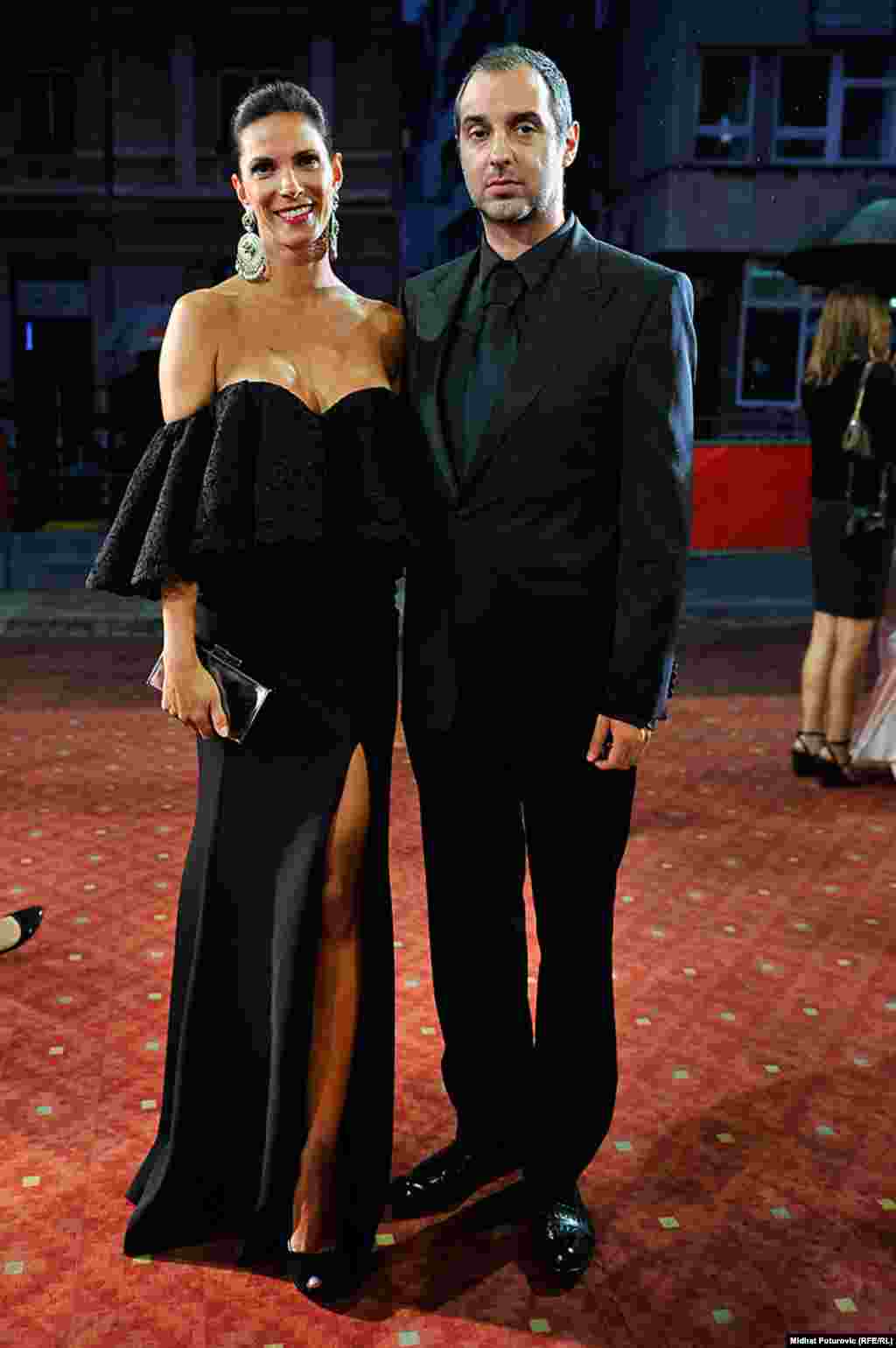 Supružnici i glumci Bojana Gregorić Vejzović i Enes Vejzović