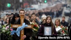 Ispraćaj kovčega sa telom Olivera Ivanovića iz Severne Mitrovice, januar 2018.