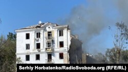 Наслідки одного з попередніх ударів по центру Краматорська, фото ілюстративне